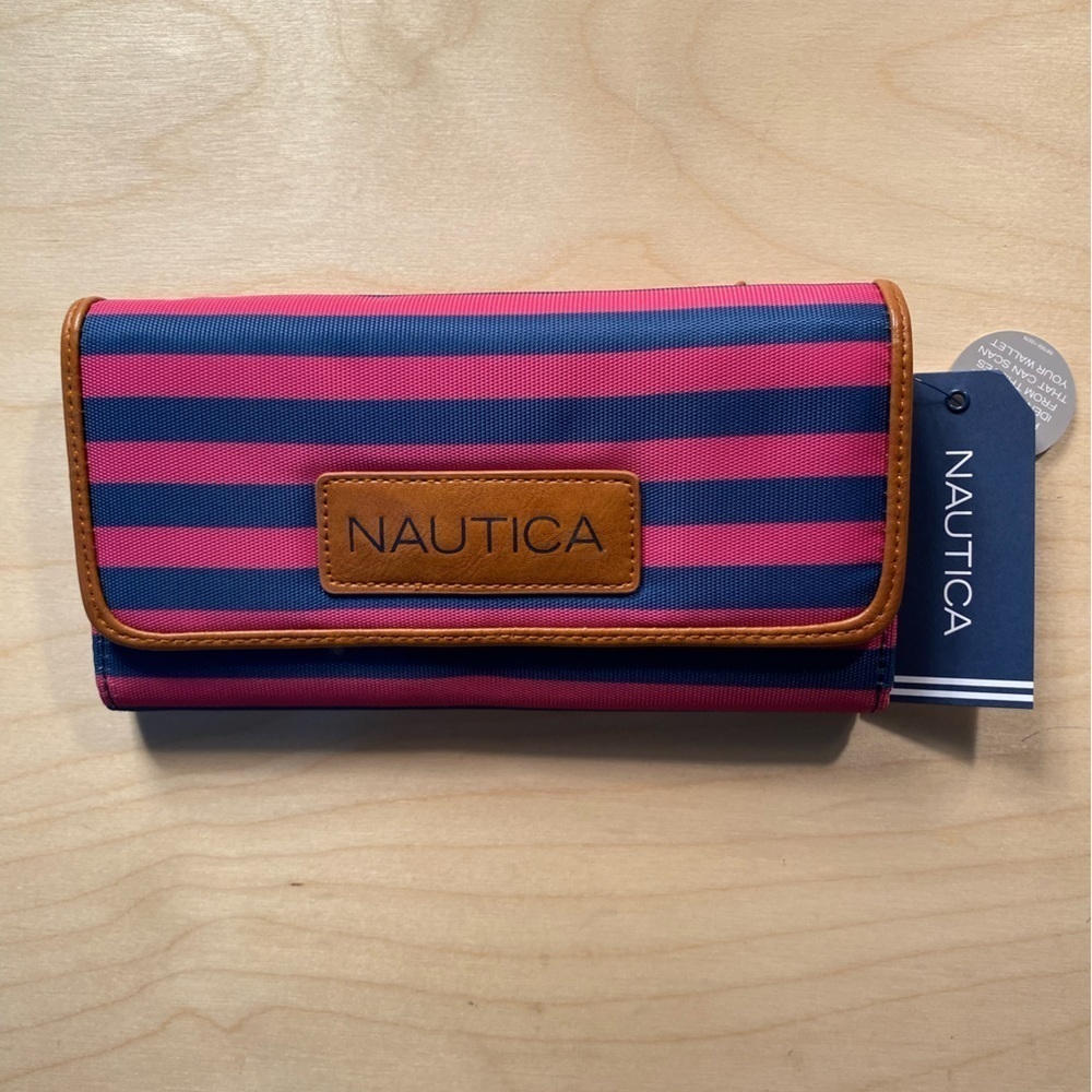 Nautica Wallet (CX)